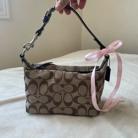 𝘊𝘰𝘢𝘤𝘩 𝘮𝘪𝘯𝘪🎀 - Picture 2 of 6